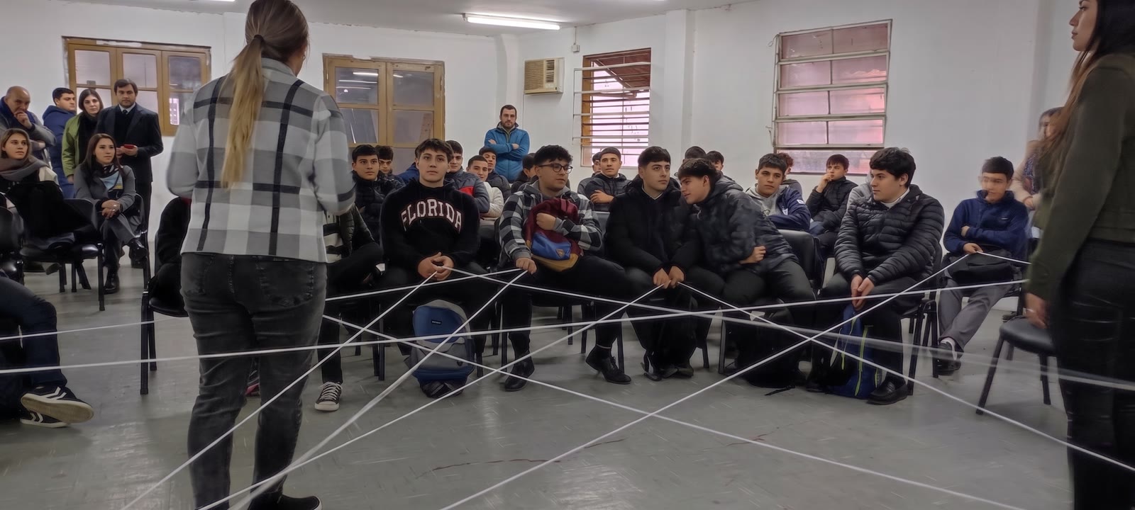 Taller de prevención con estudiantes en una institución educativa